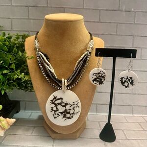 Faux Coral necklace set